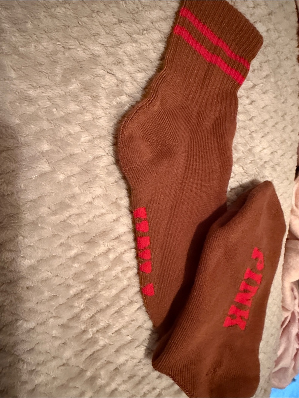 NWOT PINK Victoria's Secret Brown Crew Socks with Pink Logo.